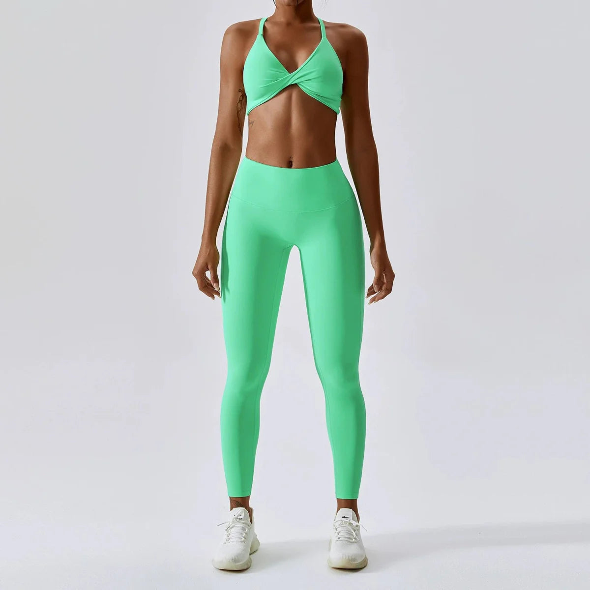 Showlu Nude Feel yoga suit, quick-drying two-piece fitness set in candy color, designed for sports, running, and yoga.