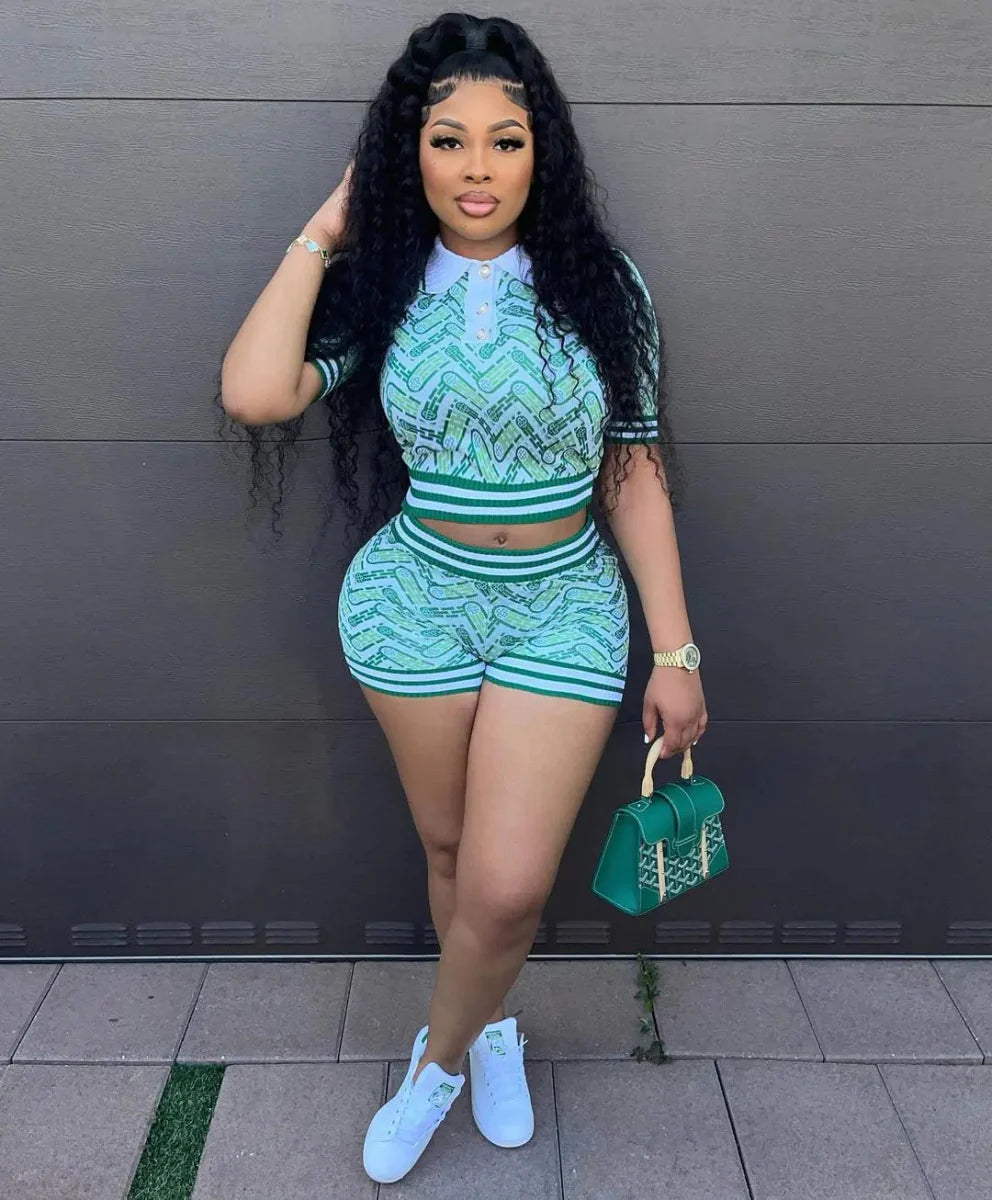 Naupang Women's retro digital print 2-piece casual shorts outfit with turn-down collar top and high-waisted ribbed shorts, spring summer style