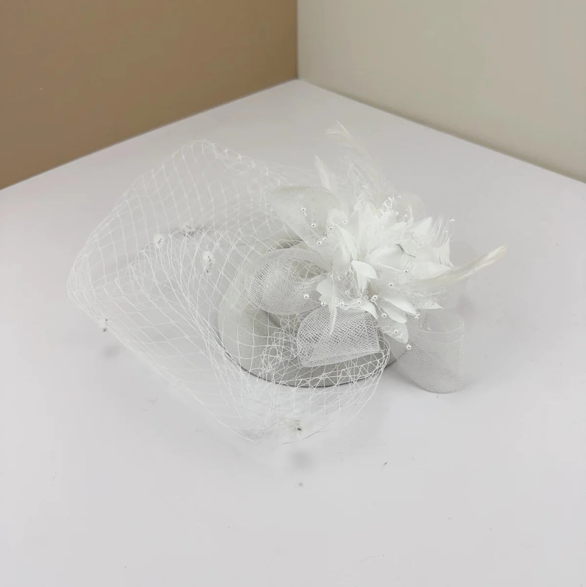 Showlu Retro Mesh Flower Bridal Headdress with Shanghai style hair clip, featuring vintage floral design for elegant wedding looks.