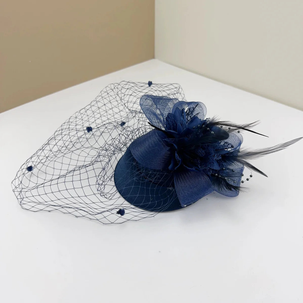 Showlu Retro Mesh Flower Bridal Headdress with Shanghai style hair clip, featuring vintage mesh design and floral accents for elegant weddings.