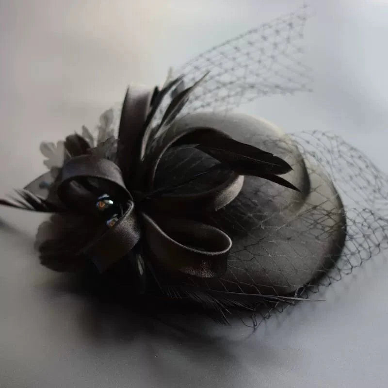 Showlu Fashion retro Billycock headdress with elegant silk yarn veil and hairpin, perfect for vintage party gatherings.