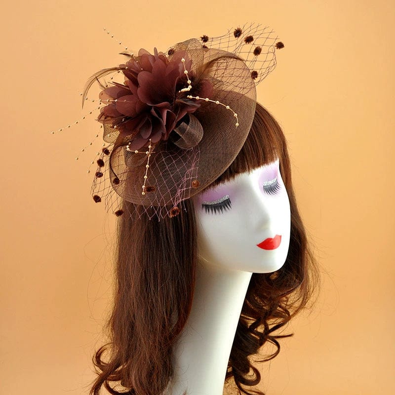 Retro wool feather Billycock hair clip in vintage style, featuring feather accents, ideal for classic European and American fashion.