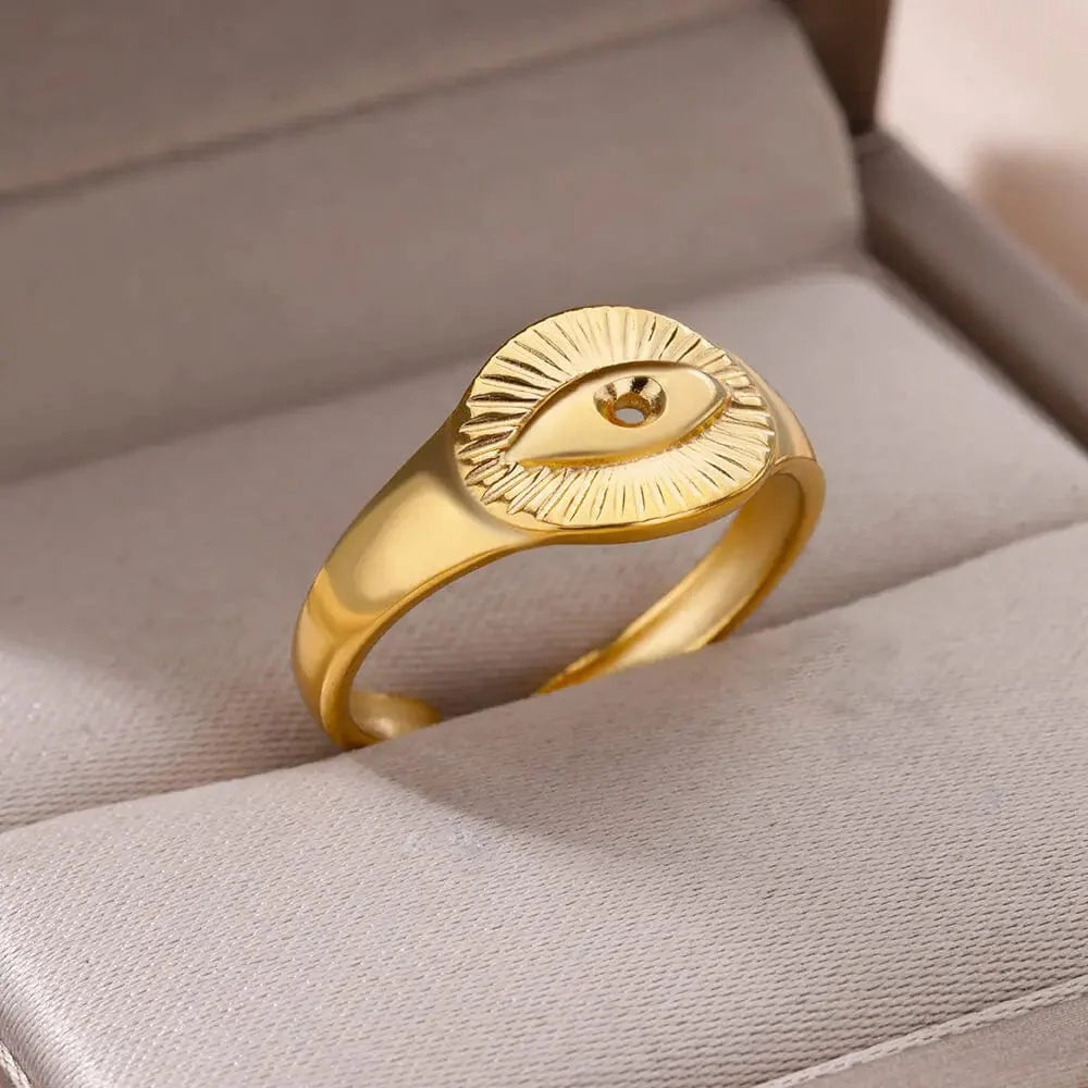 Vintage Angel Feather Ring for women by Showlu in gold stainless steel, featuring a delicate feather design and elegant band.