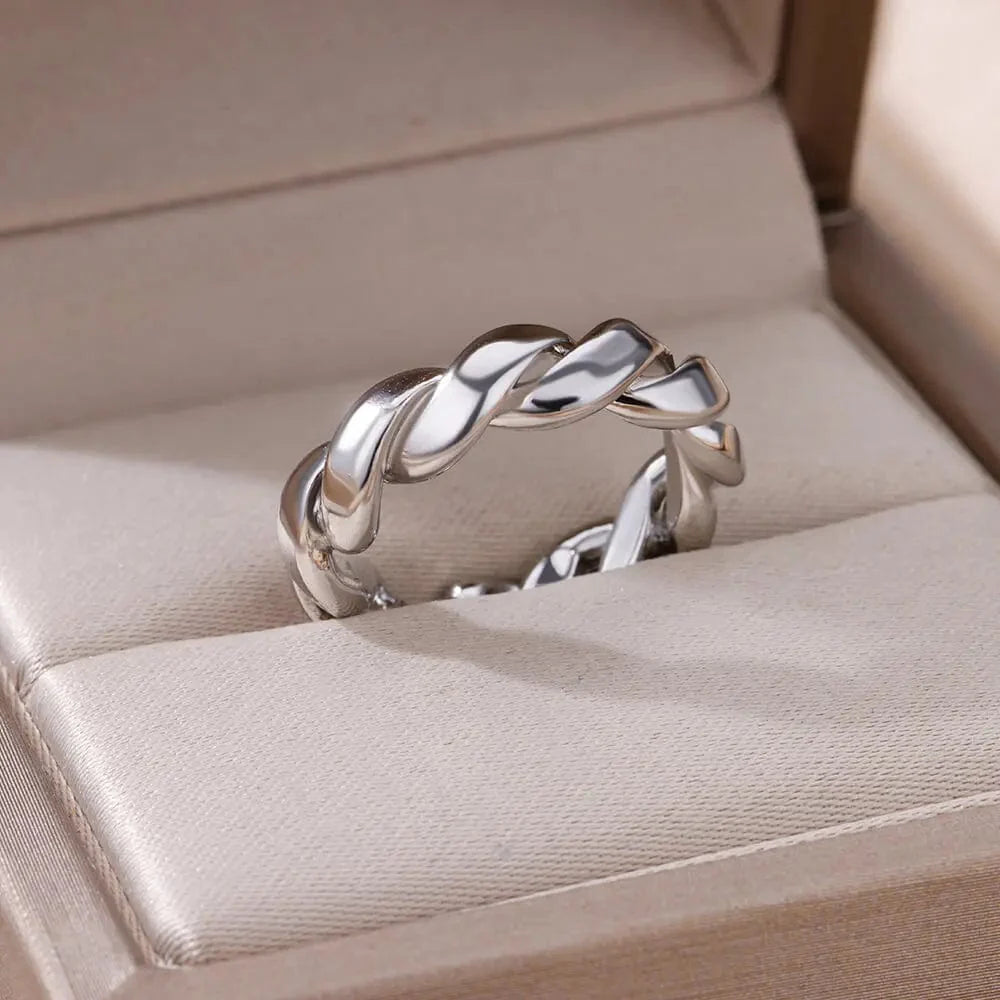Showlu Women's vintage gold stainless steel angel feather ring, delicate jewelry for women with intricate feather design.