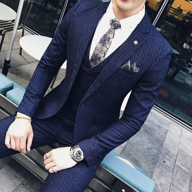 SHOWLU Men's three-piece formal business suit with blazer, vest, and pants in solid color plaid, suitable for weddings and formal events.