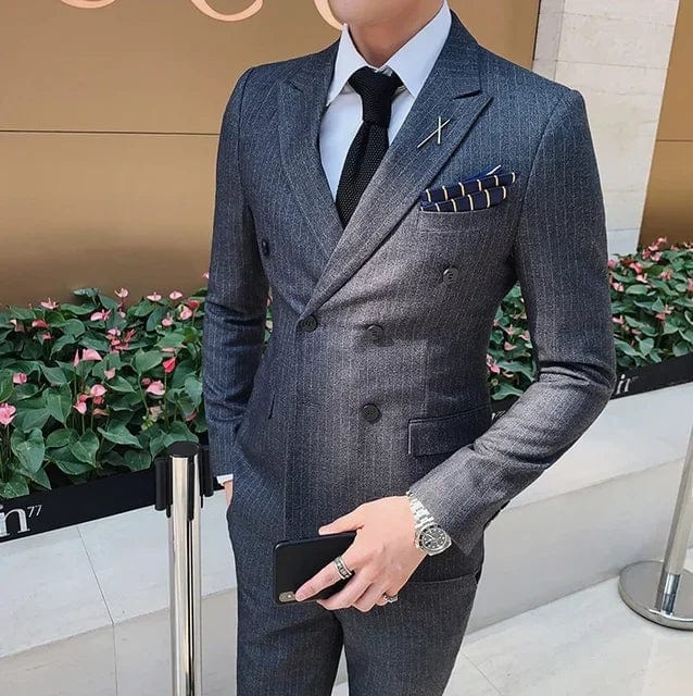 SHOWLU Men's three-piece formal business suit with blazer, vest, and pants in solid color plaid, ideal for weddings and business events.