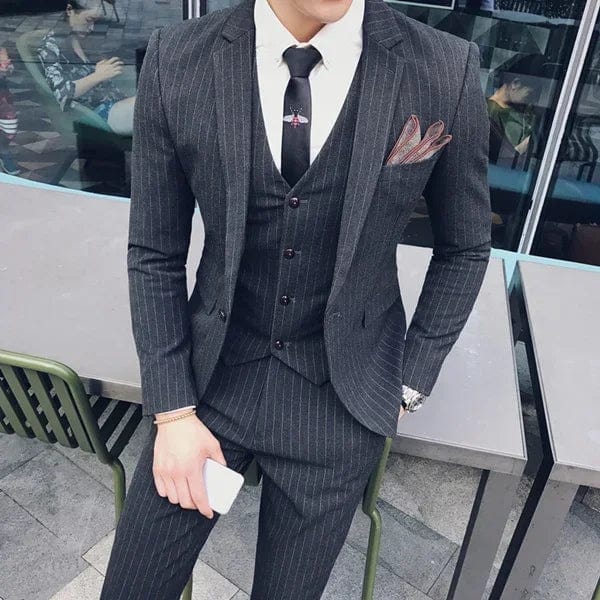 SHOWLU Men's three-piece formal business suit with blazer, vest, and pants in solid color plaid, suitable for wedding or business events.