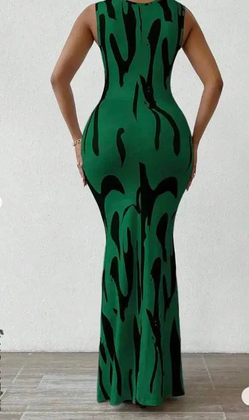 Huytrev women's sleeveless bodycon maxi dress with print, pile collar, slim fit, perfect for summer parties and evening events.