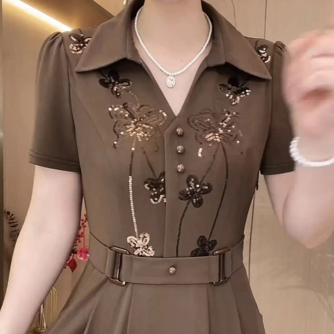 Women's sequined short-sleeved dress from SHOWLU FASHION STORE, featuring a slim summer 2024 design with a loose waist and long skirt.