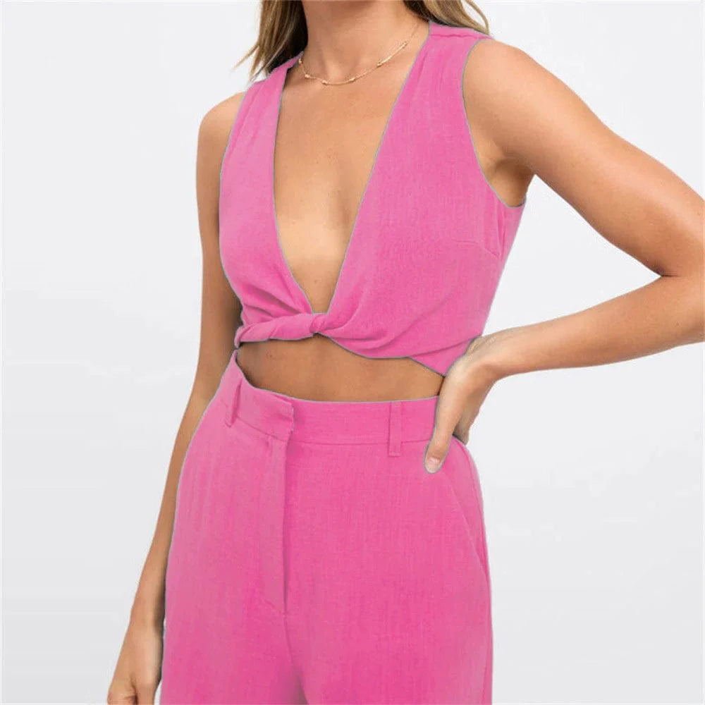 Showlu Fashion women's sleeveless vest and shorts two-piece suit with V-neck top, casual style, perfect for warm weather.