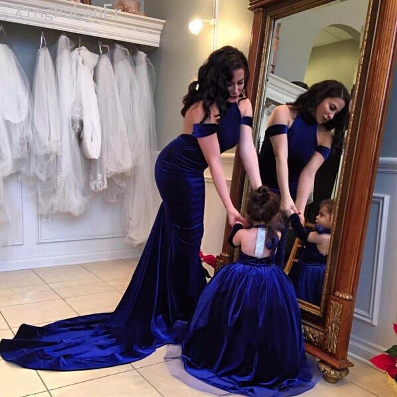 Showlu Fashion Store 0 Backless Velvet Flower Girls Dress 2020 Off The Shoulder Mother Daughter Dress Halter Royal Blue Long Vestidos Ball Gown