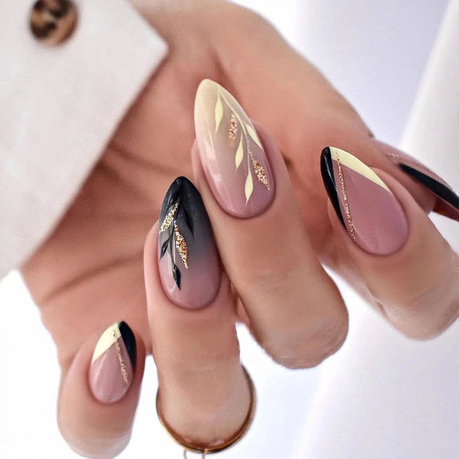 Showlu Fashion Store 24pcs mid-length coffin press-on acrylic false nails with full cover design for easy manicure application.