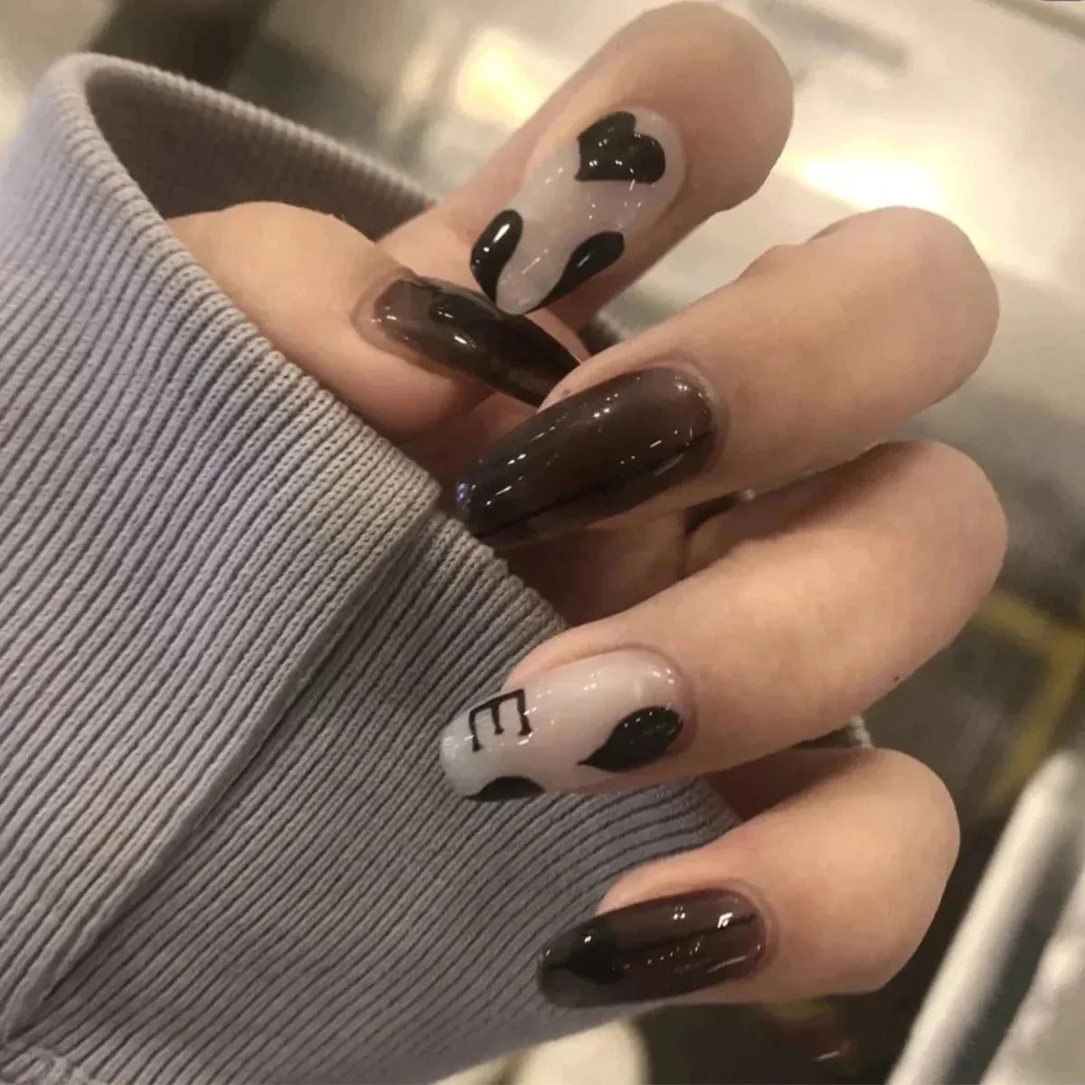 Showlu 24-pack mid-length coffin press-on acrylic false nails with full cover design for easy, stylish manicures.
