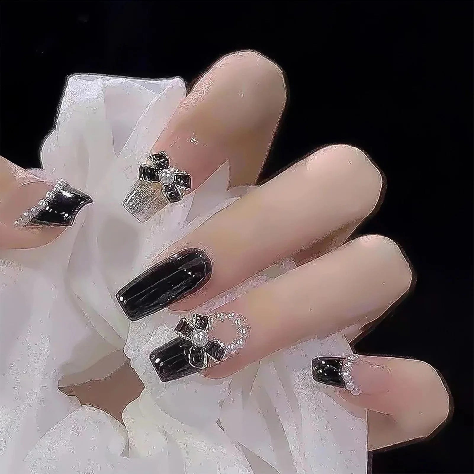 Showlu 24-piece mid-length coffin press-on nails with full-cover acrylic false nail tips in a natural, elegant design.