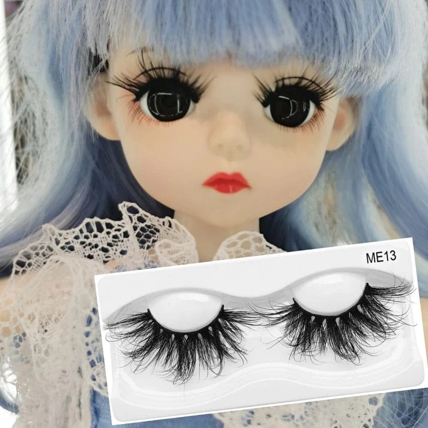 Showlu Fashion 25mm 3D Mink Fur Eyelashes, handmade long curled lashes with natural volume and luxurious appearance.