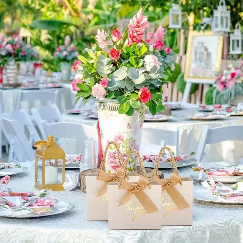 Showlu Fashion small paper gift bags with handles, perfect for thank you favors, in a set of 20 or 50 for special occasions.
