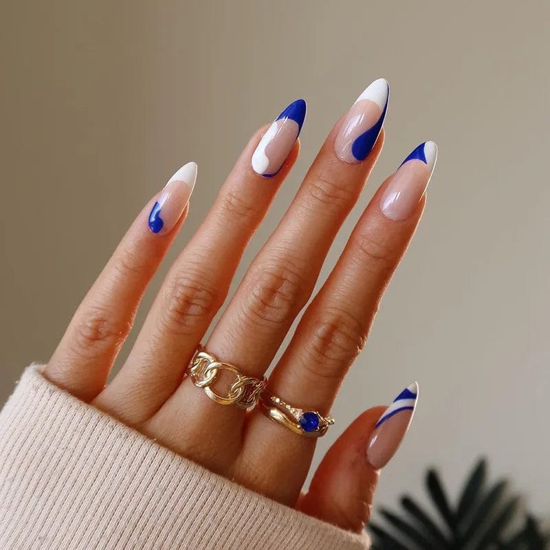 Light green stripe press-on nails by Showlu Fashion Store, long coffin acrylic tips with gradient design, worn on natural nails.
