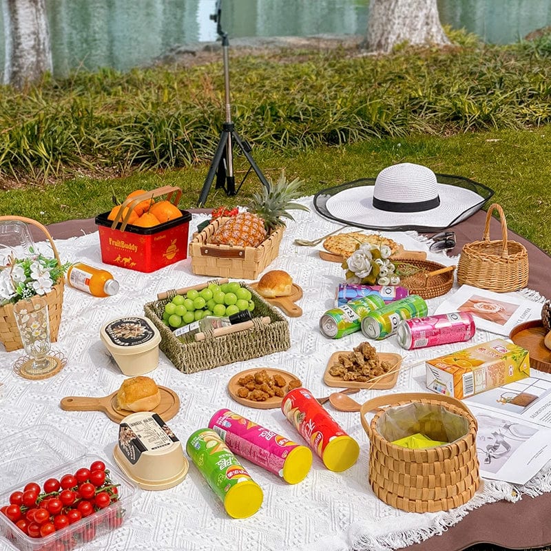 Showlu Fashion Store M.J.HONG red geometric picnic blanket, moisture-proof lawn mat ideal for outdoor spring outings.