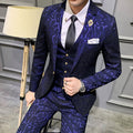 Young man wearing SHOWLU FASHION STORE's slim fit floral blazer, stylish leisure suit, suitable for nightclubs and casual outings
