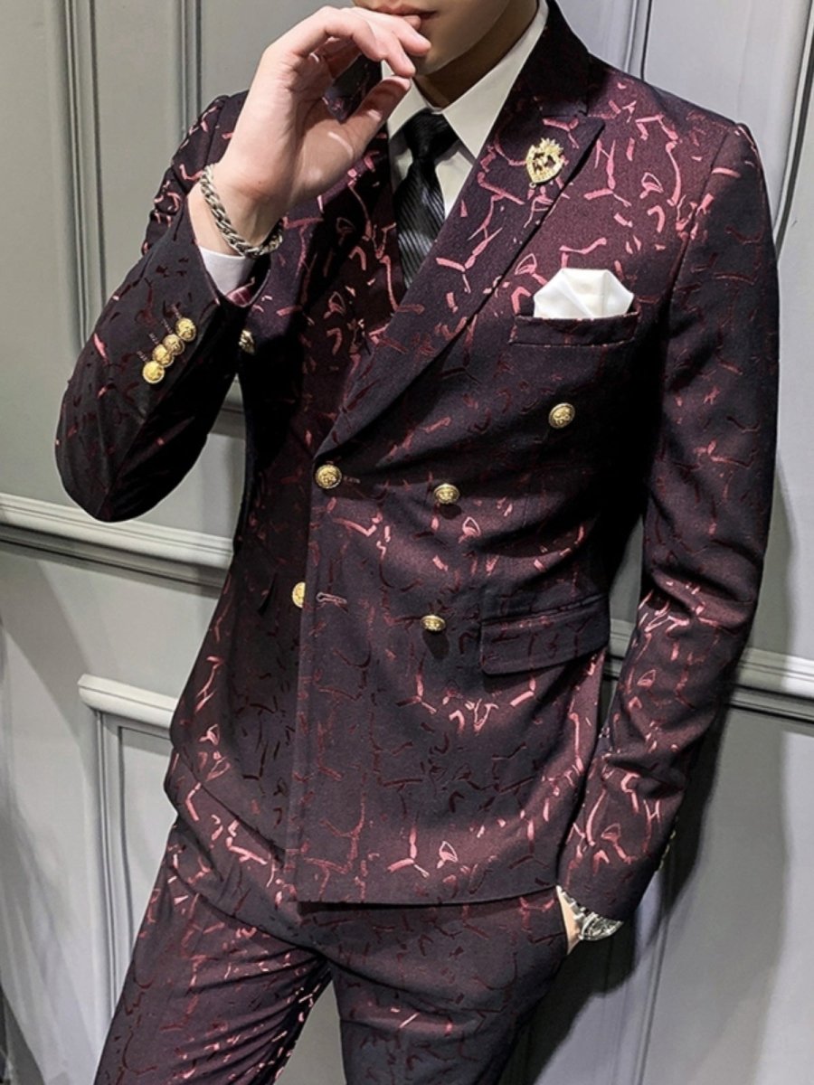 Young man wearing SHOWLU FASHION STORE's slim fit floral leisure suit with one-button blazer, stylish and modern for night outings.