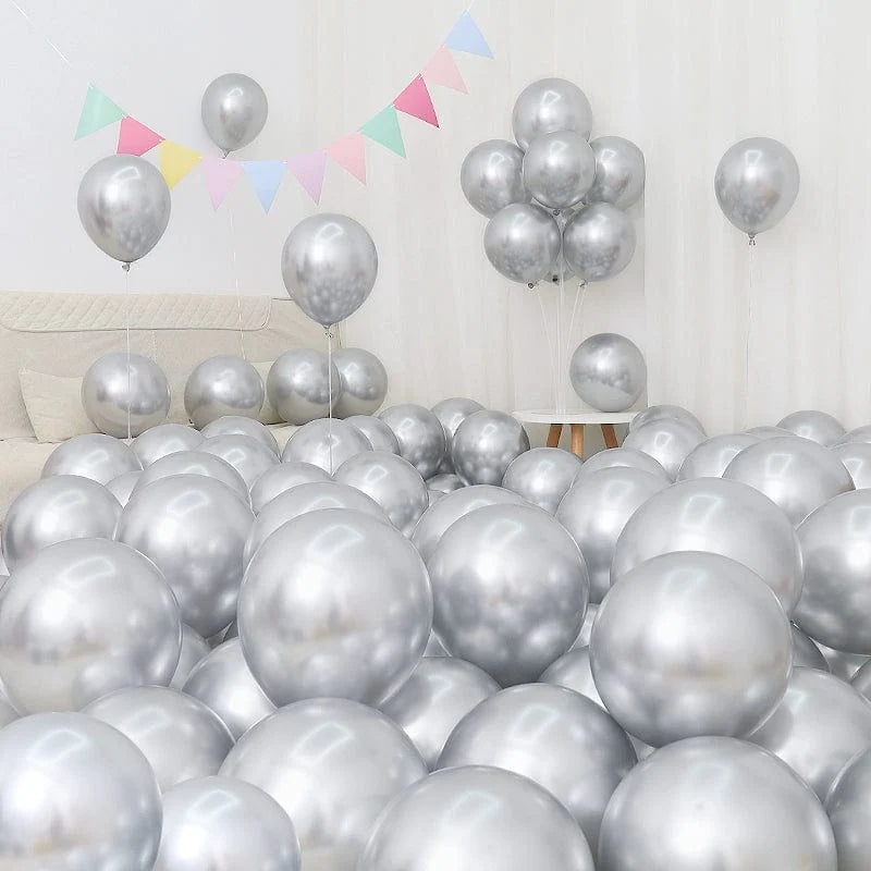 Six blue and white macaron-shaped balloons arranged for birthday or graduation decoration, featuring dark and light blue tones.