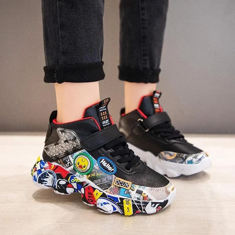 Showlu Kids cartoon graffiti sports sneakers for children, unisex casual shoes with colorful pattern, suitable for boys and girls.