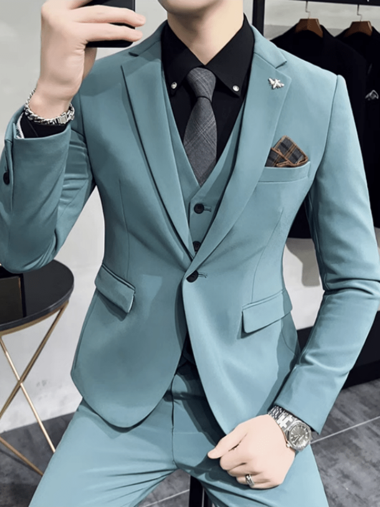 Showlu Fashion men's slim-fit stage suit featuring a single-breasted solid blazer in bright, stylish colors for performances.