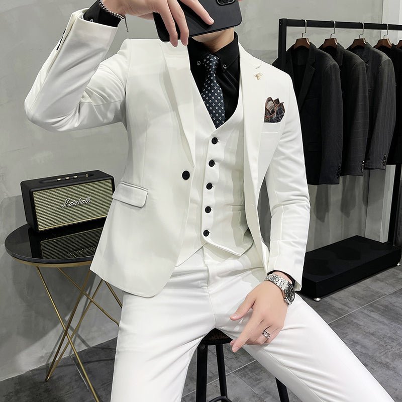 Men's slim-fit stage blazer by Showlu Fashion, single-breasted solid color suit for performances and formal events.