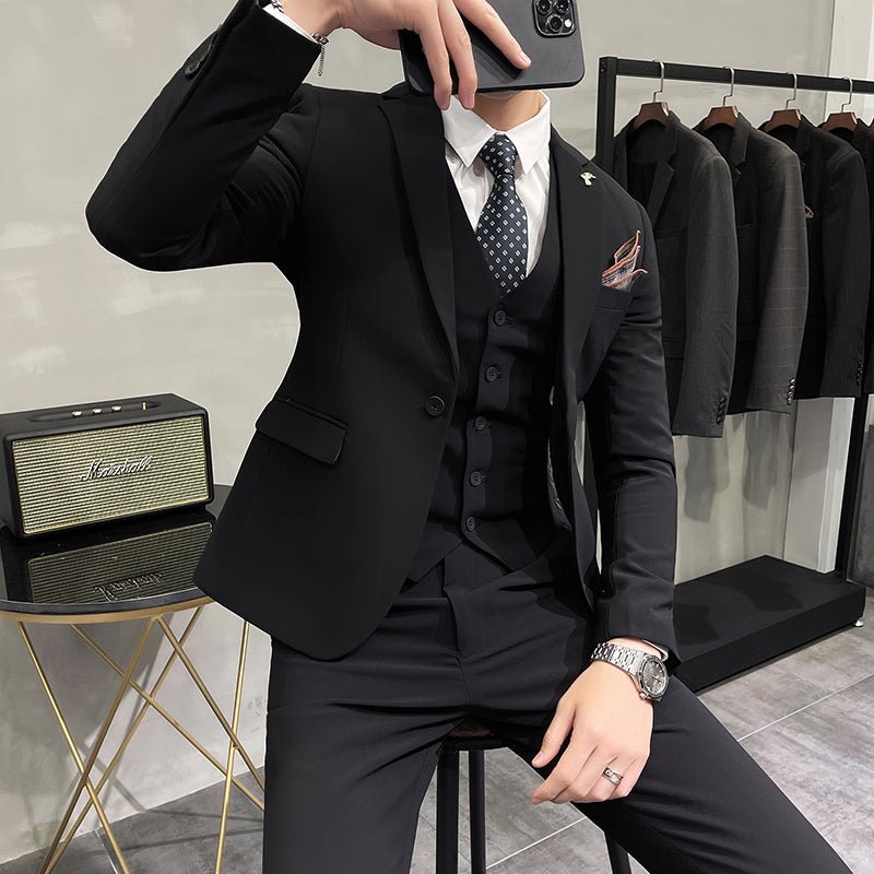 Showlu Fashion men's slim-fit stage suit with single-breasted solid blazer, bright color, designed for performances and formal events.