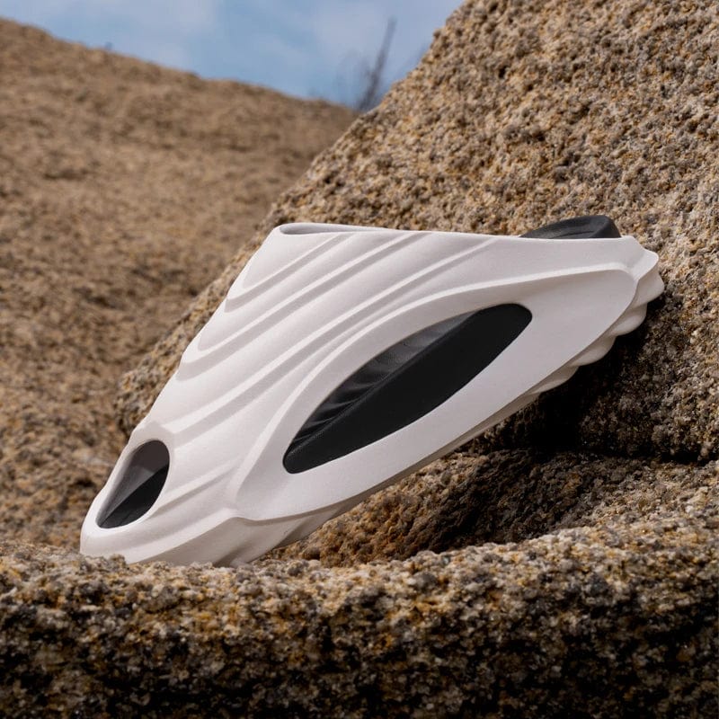 Showlu men's lightweight EVA beach slippers with breathable design and anti-skid soles, casual and durable for outdoor wear.