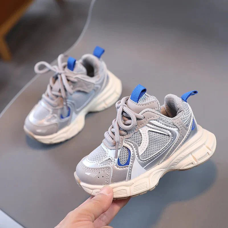 Unisex kids' breathable mesh sneakers for spring and autumn featuring a lightweight design, suitable for basketball and casual wear.