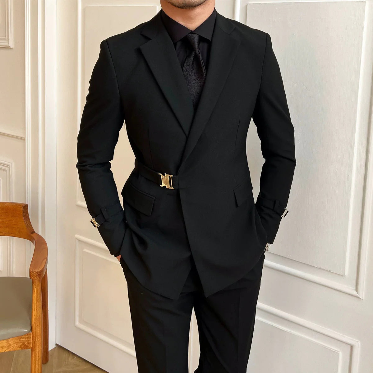 Men's slim fit black double-breasted wedding suit by Showlu Fashion, tailored with a classic lapel and modern fit for formal occasions.