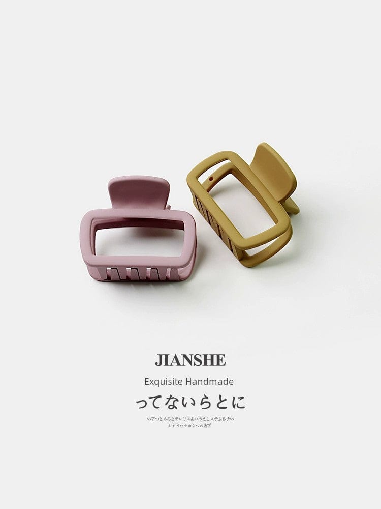 Showlu Fashion Square Shark Hair Clip with minimalist wild design, perfect for securing loose hair and adding a stylish touch.
