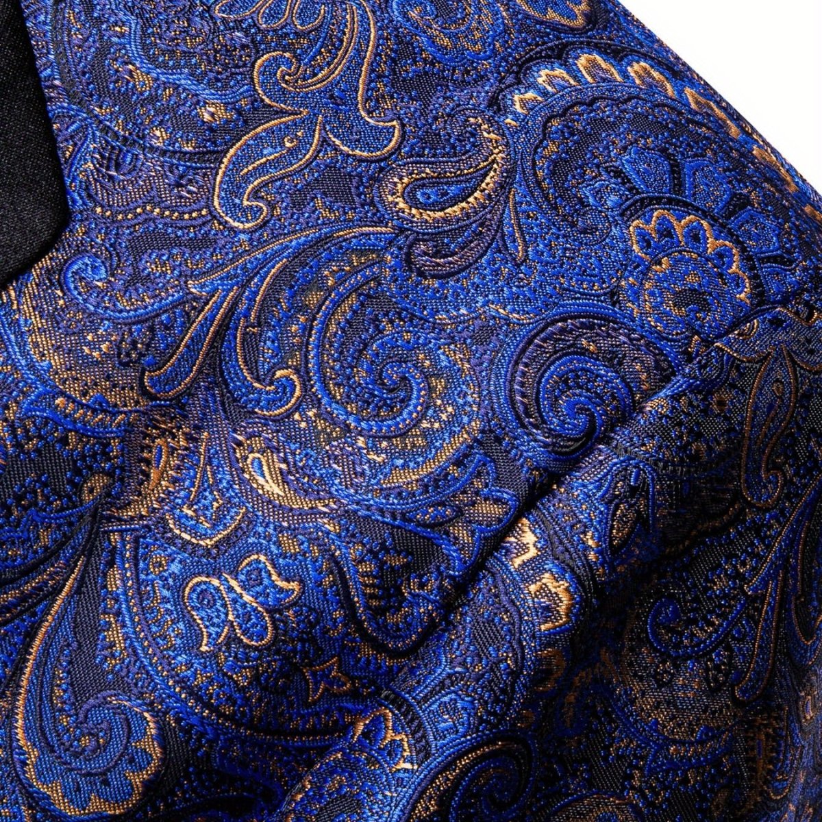 Stylish men's patterned blazer by SHOWLU FASHION, slim fit suit jacket with notched lapel, single button, perfect for festive or everyday wear.