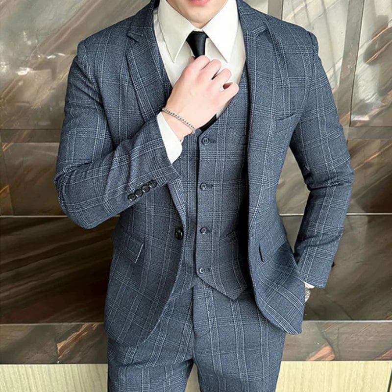 Showlu Fashion men's slim fit three-piece suit with vest, trousers, and jacket, ideal for business or wedding occasions.