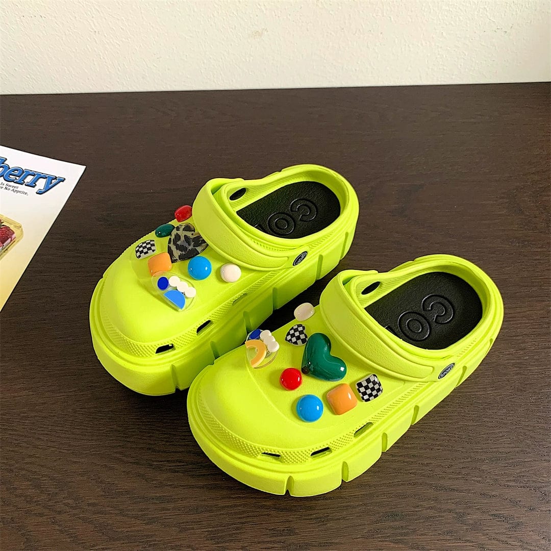 Black Showlu platform clogs, Japanese-style EVA beach shoes for women with a summer-inspired, casual design and comfortable slip-on fit.