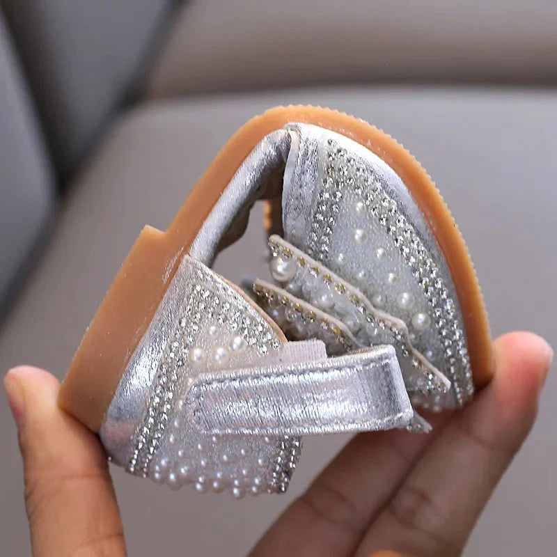 Girls' sequins bow princess sandals by SHOWLU FASHION, flat leather party shoes with rhinestones for summer weddings and celebrations.