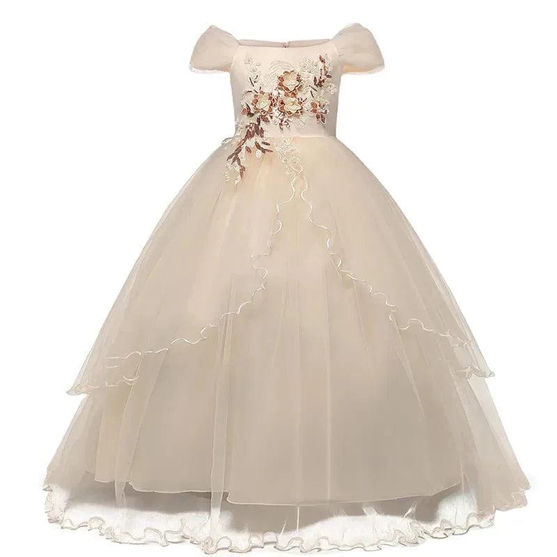 Girls lace princess dress by Showlu Fashion, elegant wedding and party ball gown with a summer-ready design and intricate lace details.