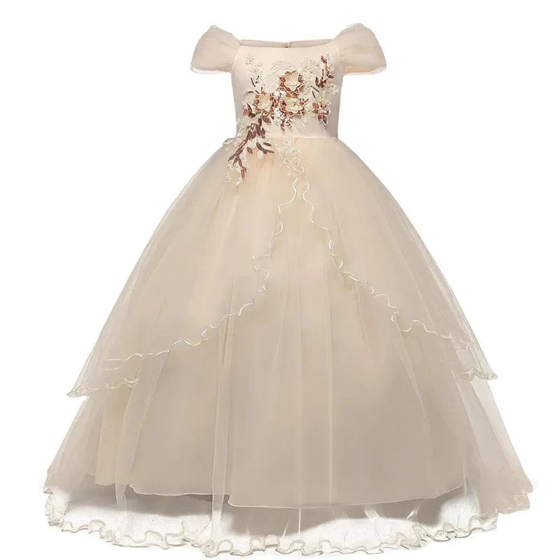 Girls lace princess dress by Showlu Fashion Store, elegant wedding and party ball gown for toddlers and children.