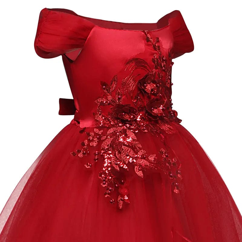 Elegant girls' lace princess dress by Showlu Fashion, perfect for weddings and parties, with a flowing skirt and detailed lace bodice.
