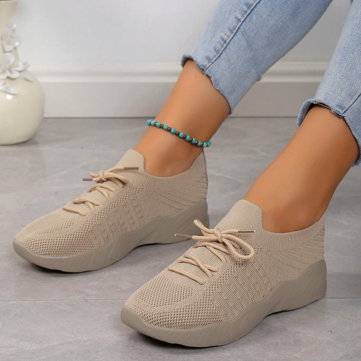 Showlu Women's mesh breathable platform sneakers with casual lace-up design and vulcanized sole for comfortable summer wear.