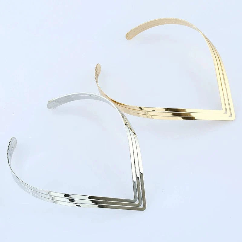 Glossy metal collar necklace in European and American style, showcasing a unique fake collar design by Showlu Fashion.