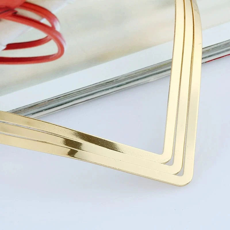 Glossy metal collar necklace in European and American style, featuring a faux collar design by Showlu Fashion.