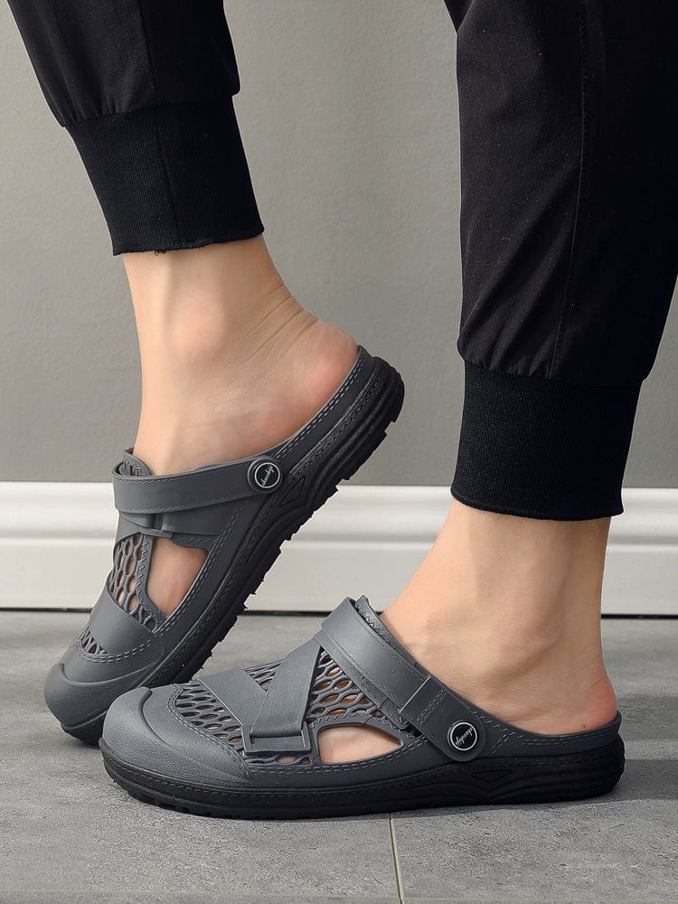 Showlu Fashion Tide Century men's latex backstrap sandals with breathable casual design for comfortable beach footwear.