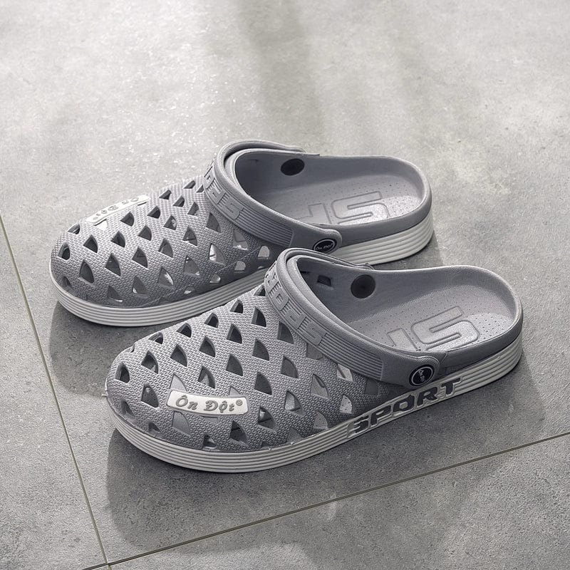 SHOWLU FASHION Vietnam Rubber Cave Shoes, breathable summer beach clogs with soft, non-stinky rubber for comfortable wear.