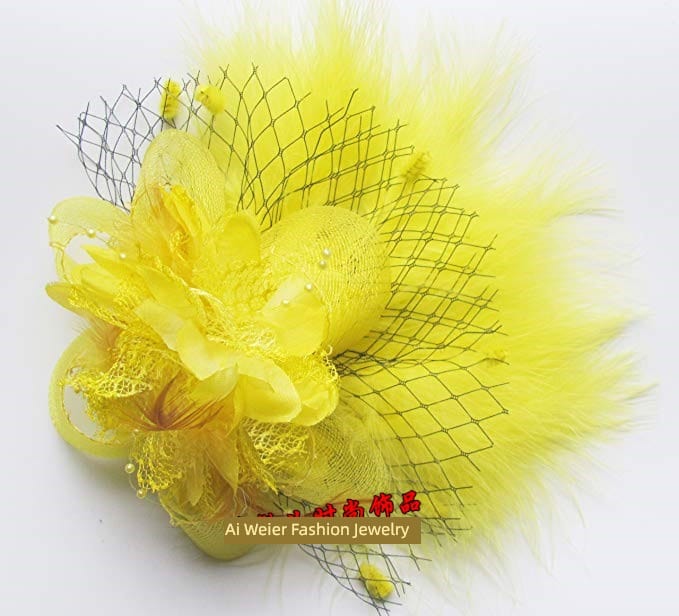 Vintage black and red feather hair clip by Showlu Fashion Store, featuring a noble side barrette with elegant white feathers.