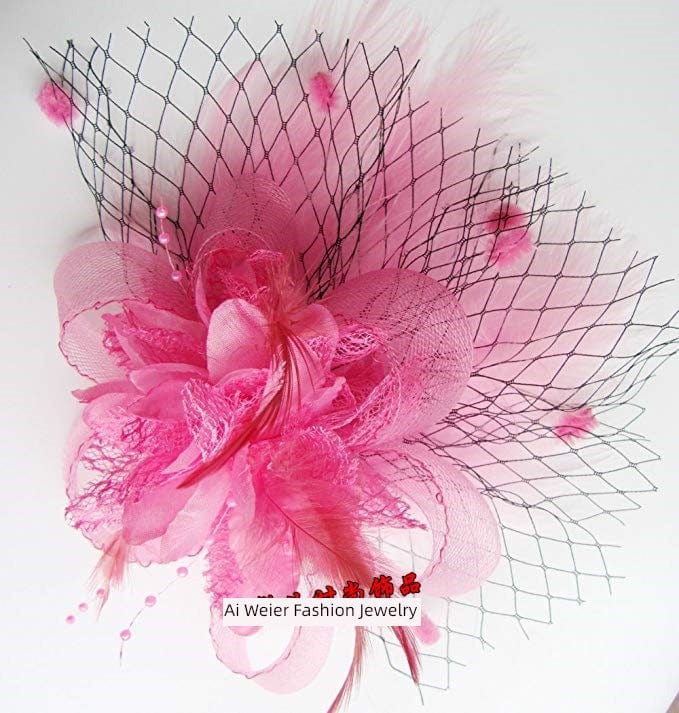Vintage Showlu black and red feather hair clip with a noble side barrette, featuring white feather accents and elegant design.