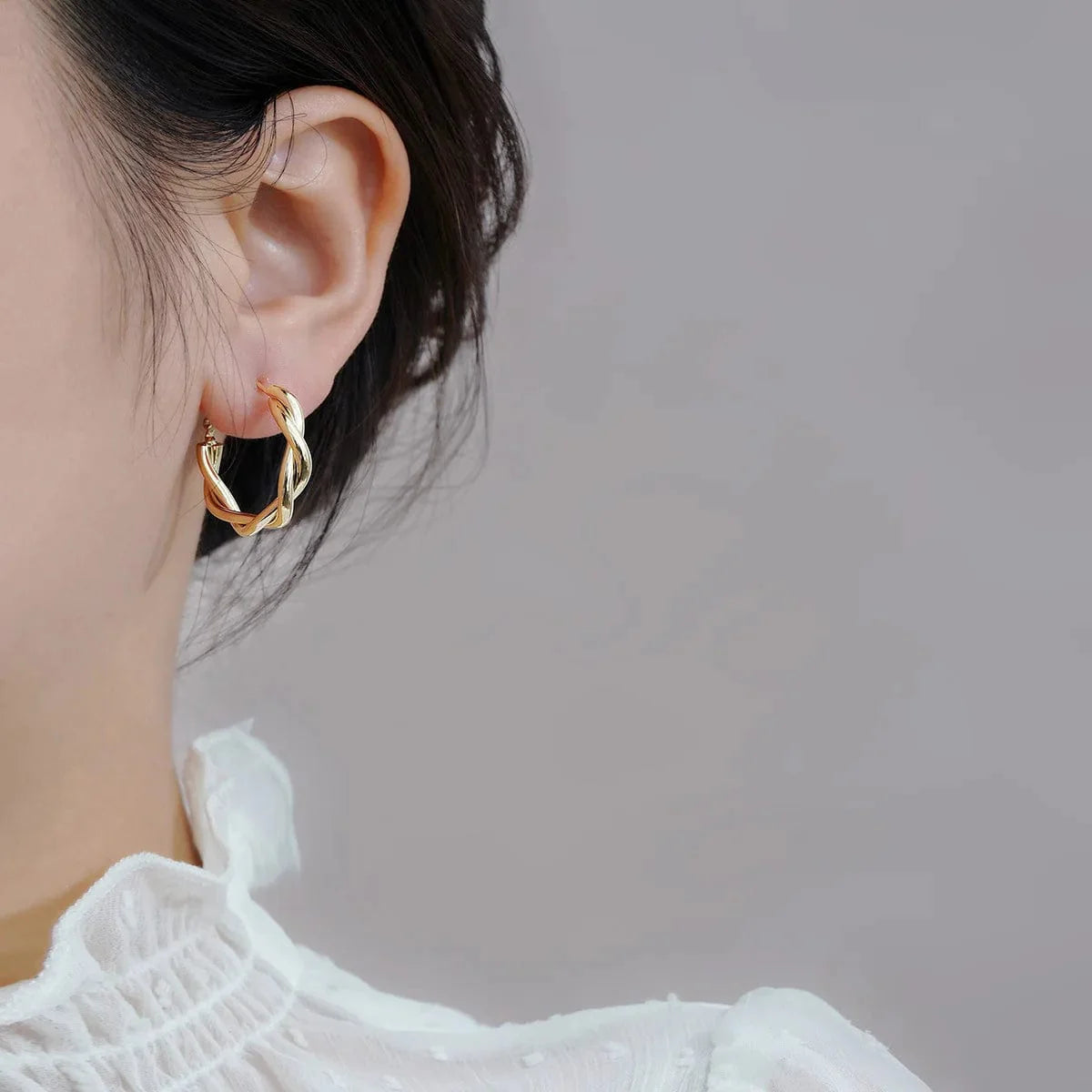 Showlu Vintage Braid Round Drop Earrings in gold and silver with geometric design, perfect for women’s party jewelry and gifts.