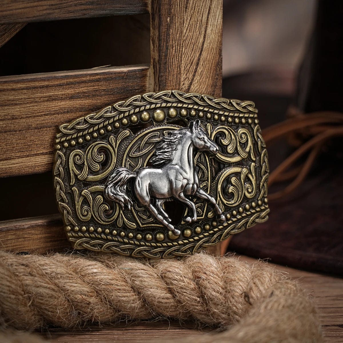 Vintage silver skull Western belt buckle featuring cowboy rodeo style, suitable for men and women.