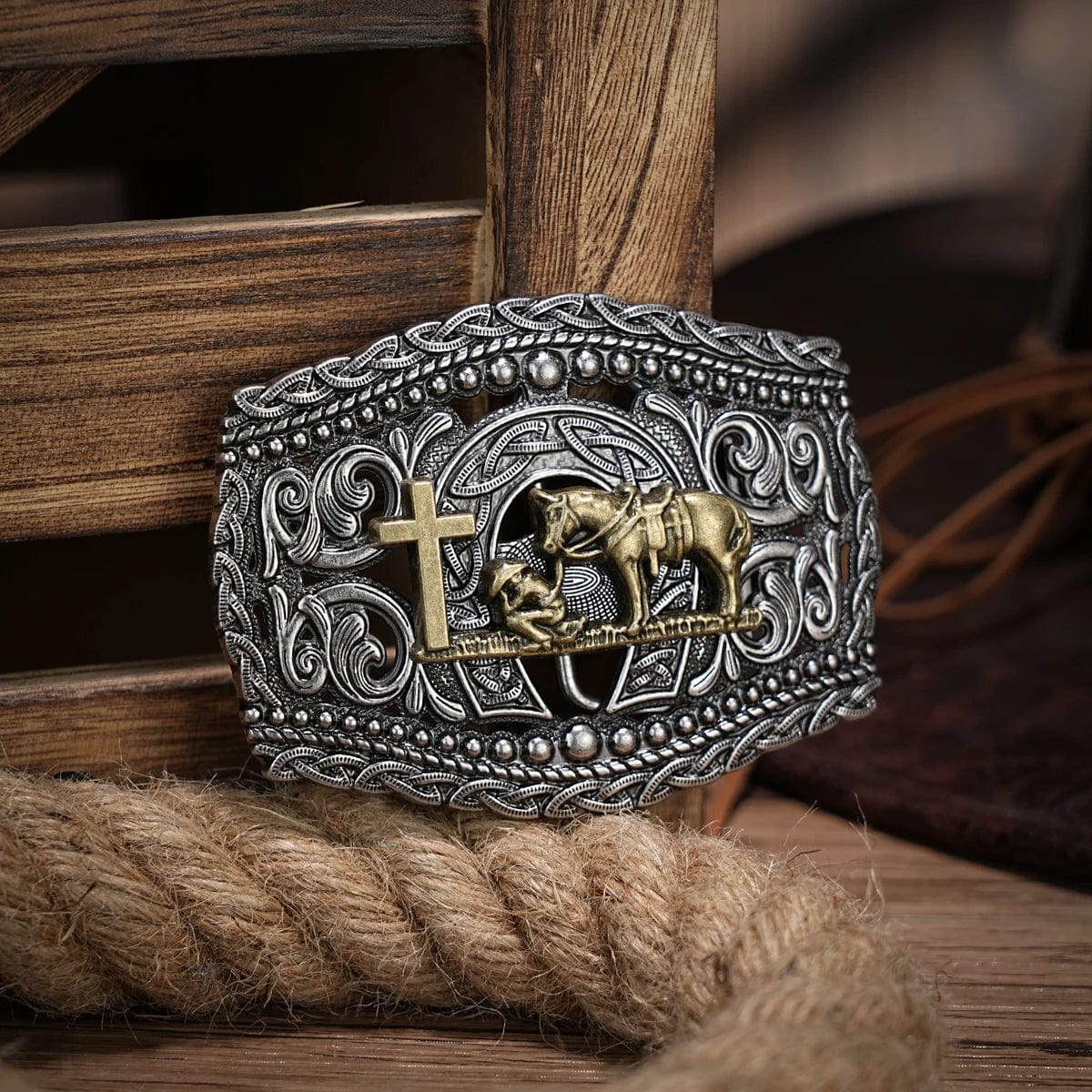Showlu vintage silver skull Western belt buckle with cowboy rodeo style, large design, suitable for men and women.
